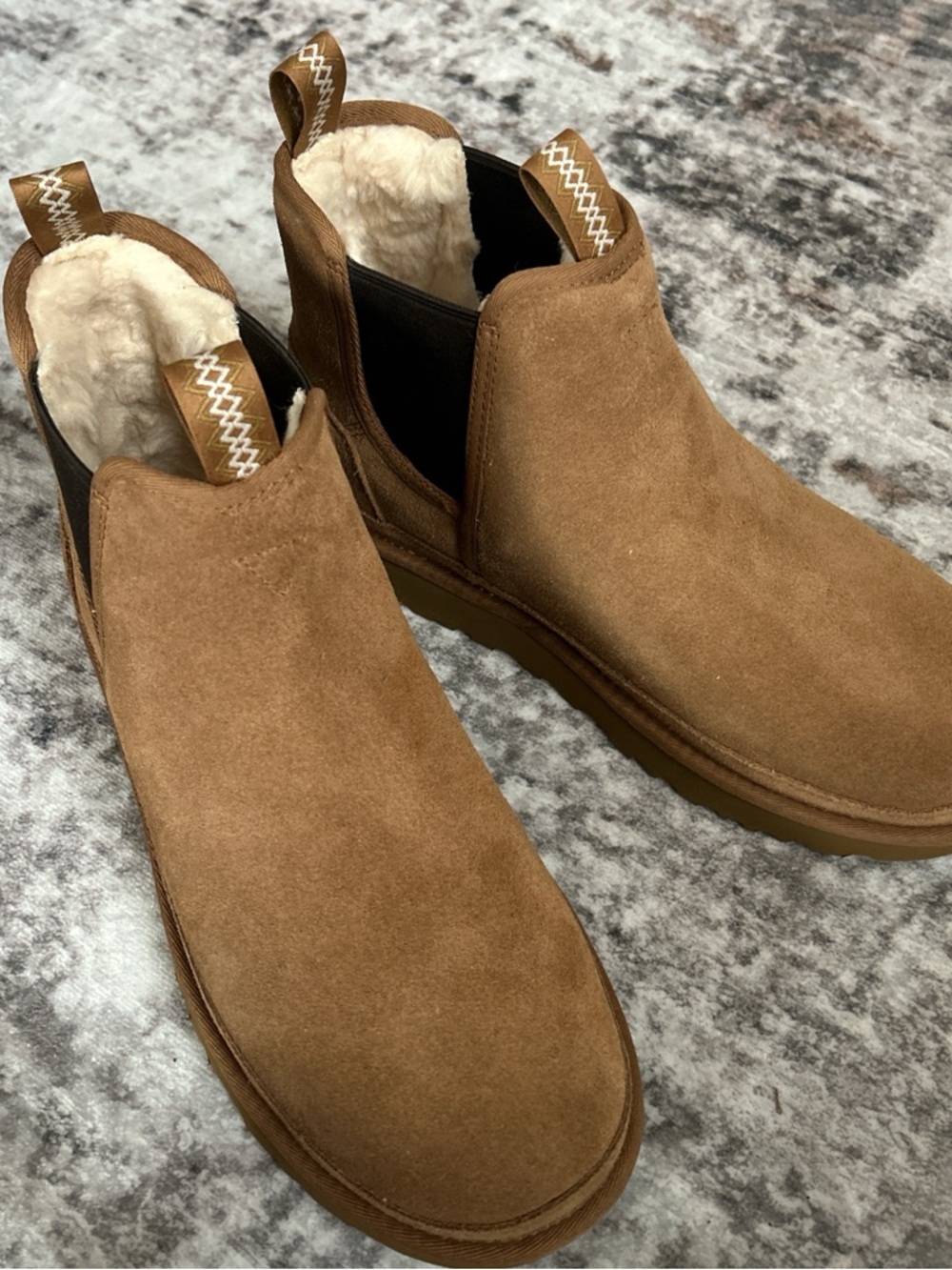UGG Men's Suede Chukka Boots in Chestnut Brown